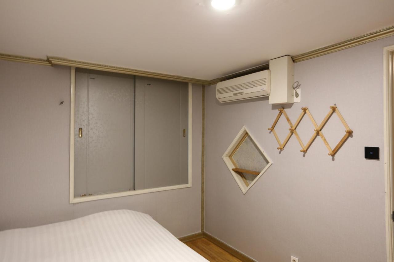 Emerald Ace Hotel Jeju Exterior foto